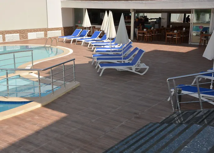 Monk Boutique קמר